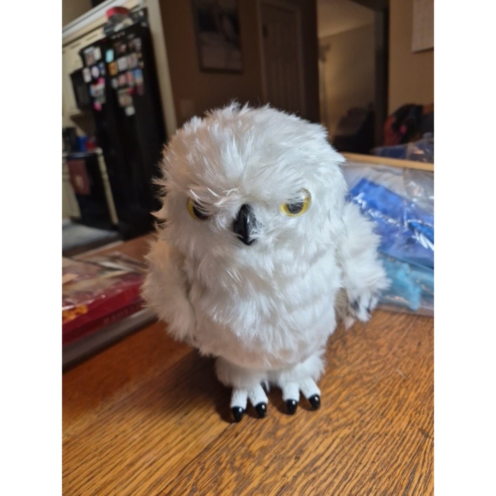 Universal Studios Harry Potter Hedwig Snowy Owl Shoulder Plush Sound & Movement